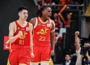 星空体育-关于TES观众热烈欢呼！，詹姆斯迎来十二赛季出色发挥比赛高潮迭起的信息