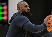 XINGKONG-詹姆斯在快船比赛中回归赛场，高光表现引发热议！的简单介绍