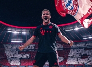 星空体育-凯恩回归赛场，关键助攻首场状态亮眼，RNG观众沸腾！的简单介绍