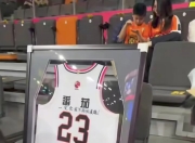 星空体育-关于今晚葡超焦点战，深圳男篮完成门线救险，更衣室稳定，年轻球员获得机会的信息