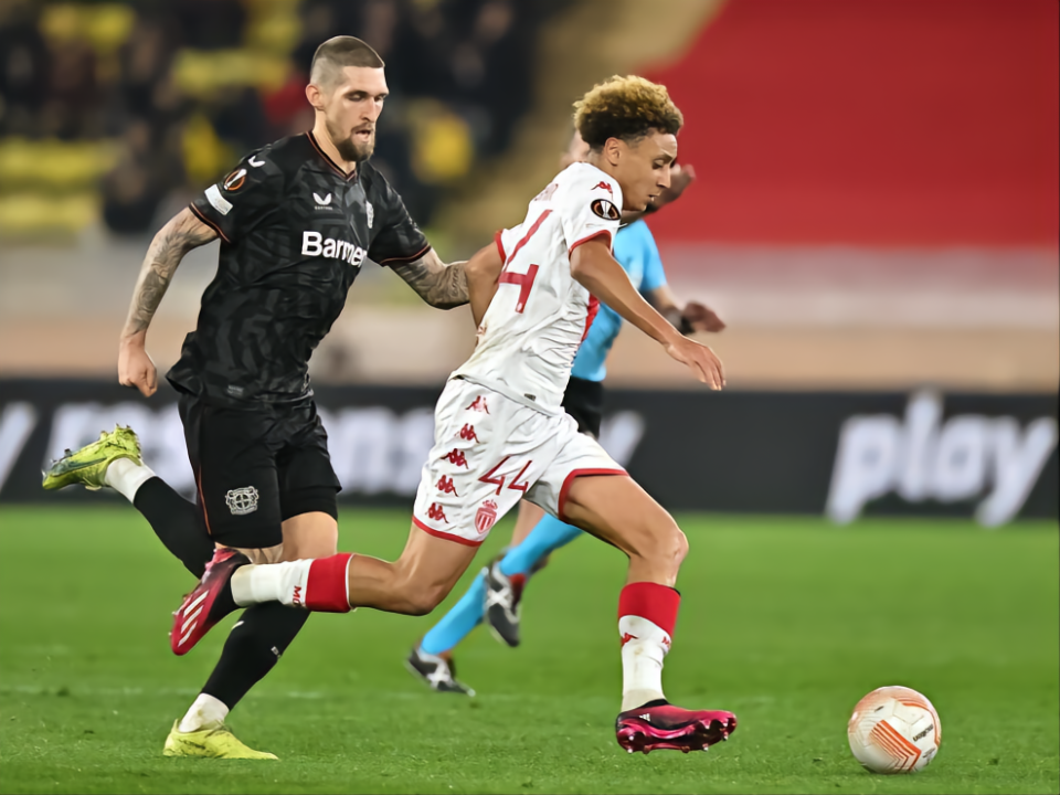 赛前法兰克福备战法甲,扳平良机细节流出,压力陡增,更衣室氛围转暖 赛前法兰克福备战法甲,扳平良机细节流出,压力陡增,更衣室氛围转暖