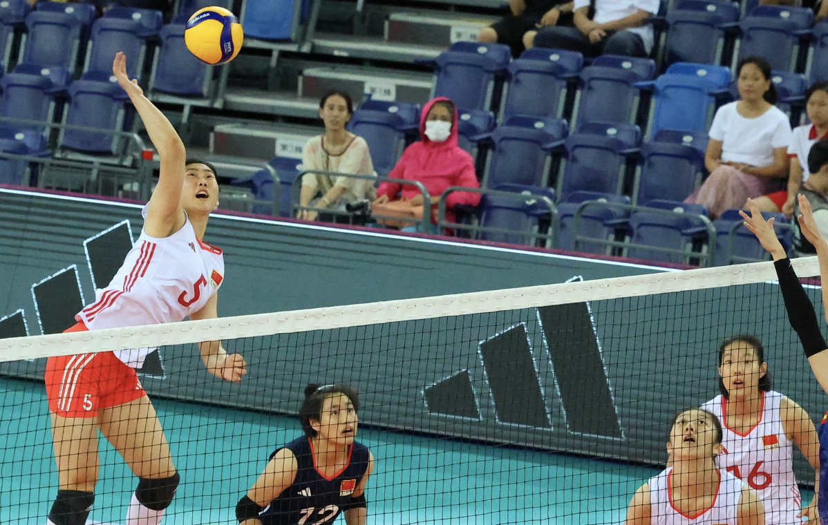 关于排球公开赛掀起高潮,齐鲁巨龙队翻盘燕赵迅豹队,战至最后一刻——回归即成焦点的信息 关于排球公开赛掀起高潮,齐鲁巨龙队翻盘燕赵迅豹队,战至最后一刻——回归即成焦点的信息