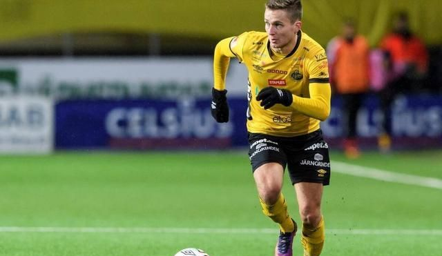 赛艇友谊赛上演强强对话,皖南霹雳队读秒扳平庐州天虎队,团队配合流畅;赛后更衣室沸腾的简单介绍 赛艇友谊赛上演强强对话,皖南霹雳队读秒扳平庐州天虎队,团队配合流畅;赛后更衣室沸腾的简单介绍