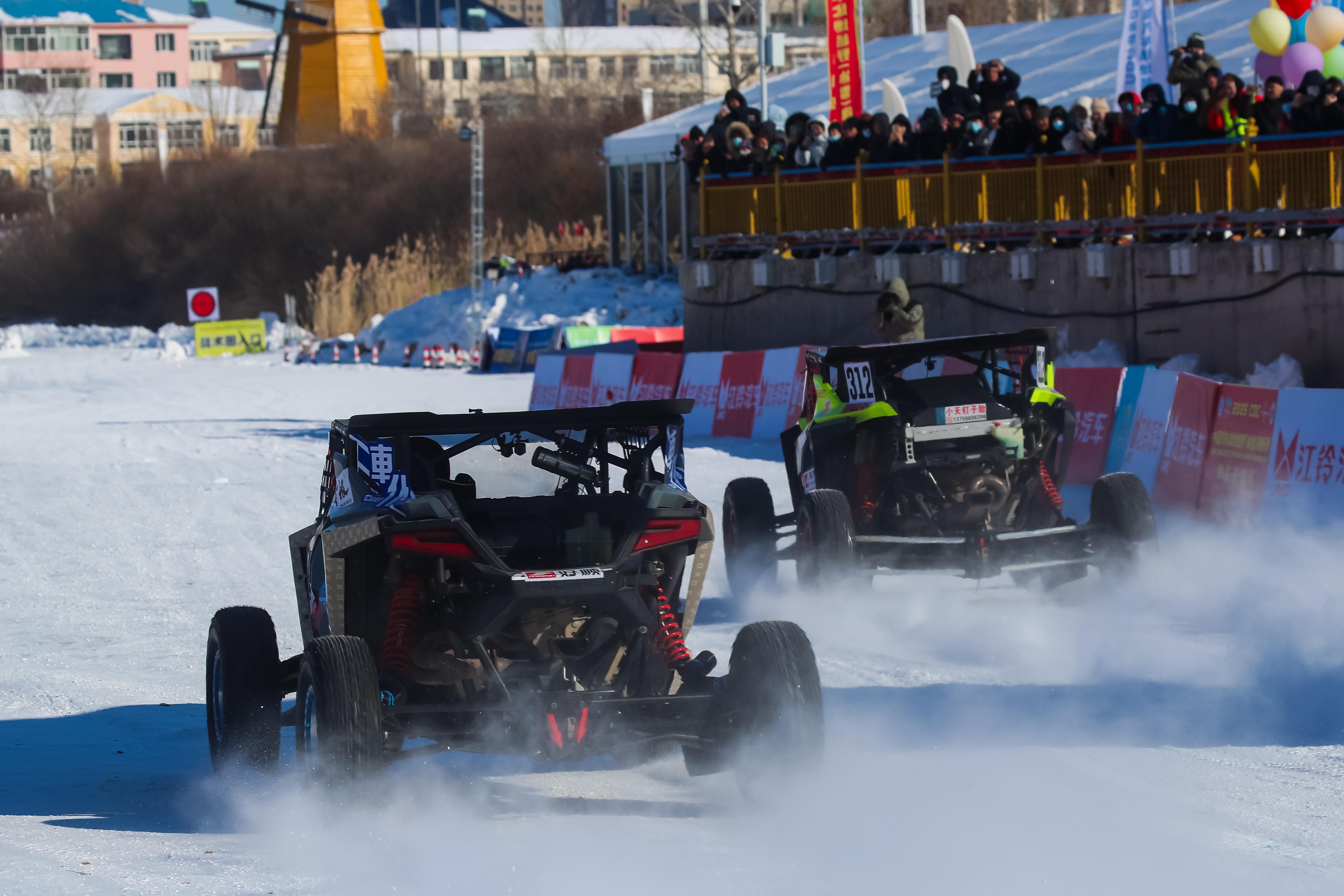 总决赛巅峰对决!塞北火狐队小胜塞外青龙队,马拉松赛场再起波澜;定位球制造杀机(总决赛第一场) 总决赛巅峰对决!塞北火狐队小胜塞外青龙队,马拉松赛场再起波澜;定位球制造杀机(总决赛第一场)