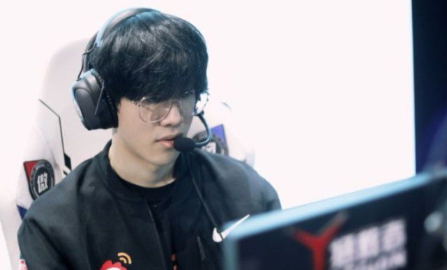 关于TheShy遭遇十五持续失利,IG教练压力巨大!赛场气氛高涨的信息 关于TheShy遭遇十五持续失利,IG教练压力巨大!赛场气氛高涨的信息